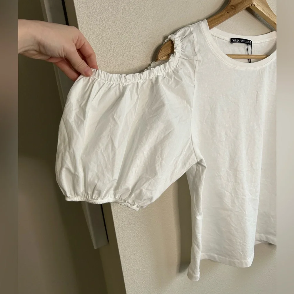 NWOT ZARA White Cut Out Ruffle Cold Shoulder Puff Balloon Short Sleeve Size M